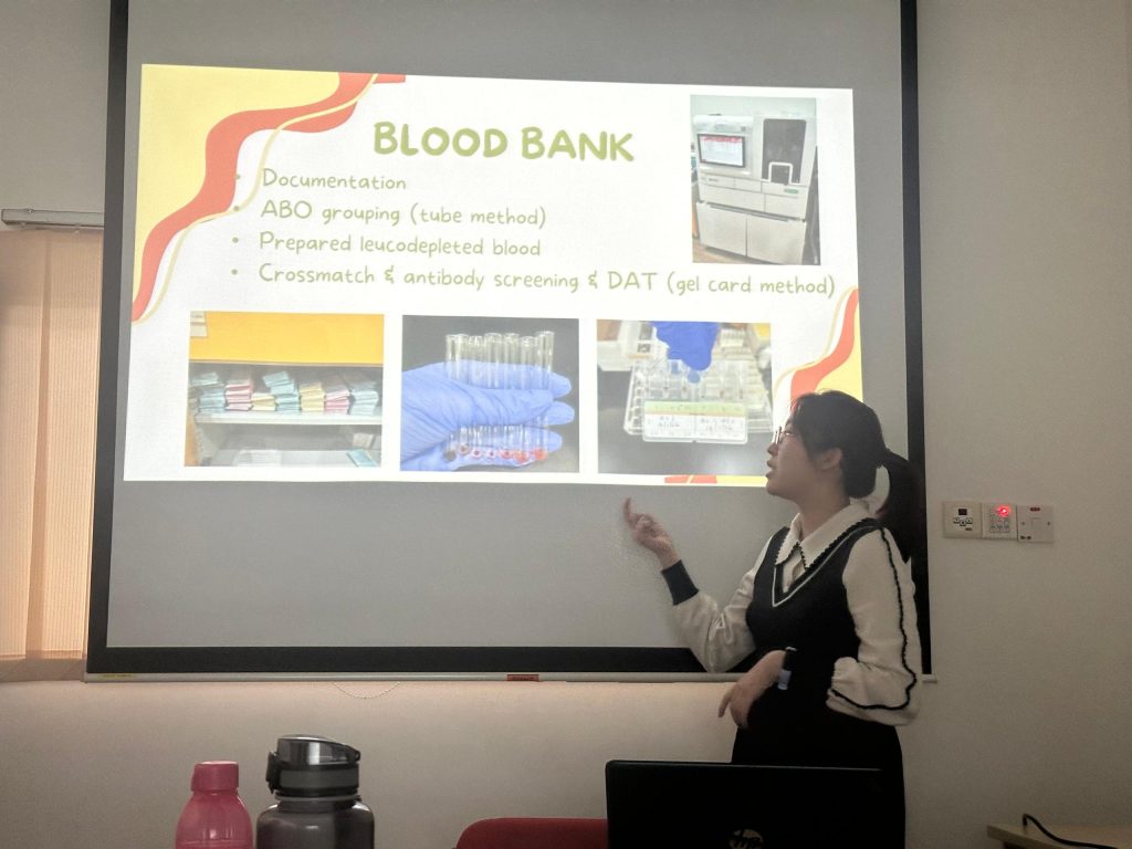 医学院学生通过实习展示临床实验室学习成果