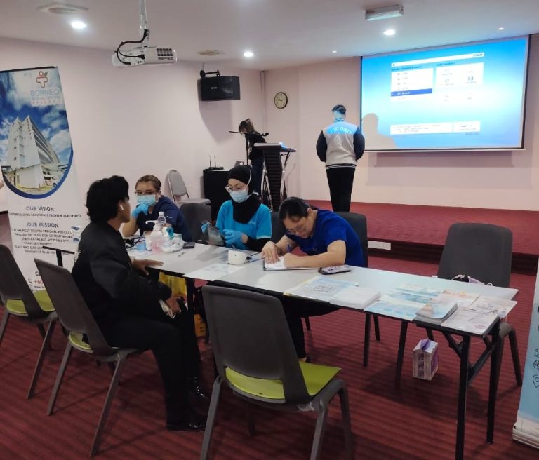 世纪大学健康筛查活动